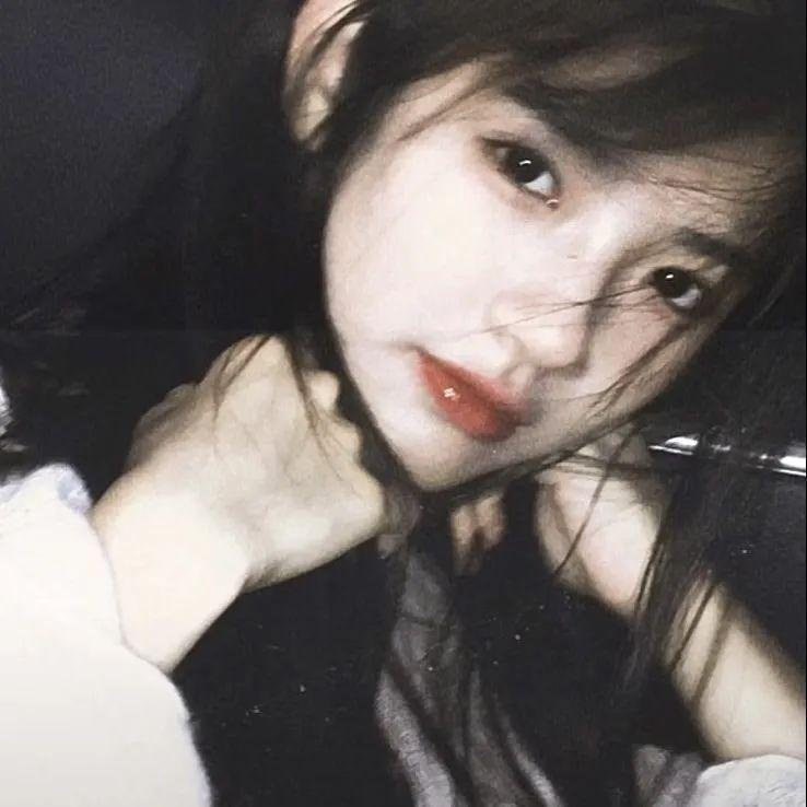 暗红